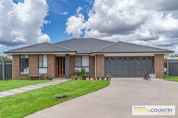 2 Kilcoy Close, Armidale NSW 2350