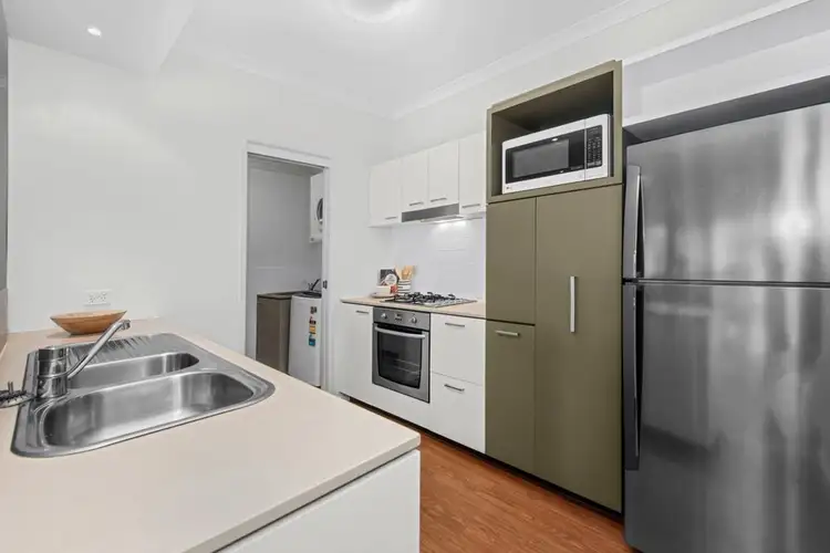 Fifth view of Homely apartment listing, 8/82 Bay Terrace, Wynnum QLD 4178