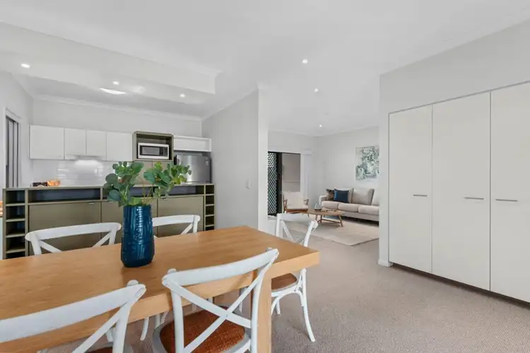 Sixth view of Homely apartment listing, 8/82 Bay Terrace, Wynnum QLD 4178