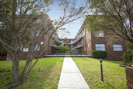 Main view of Homely unit listing, 2/9-11 Santley Crescent, Kingswood NSW 2747