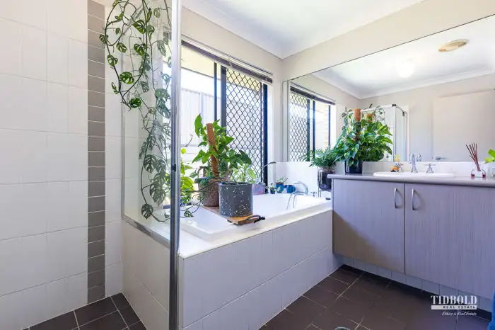 Second view of Homely house listing, 4 Apricot Place, Redland Bay QLD 4165