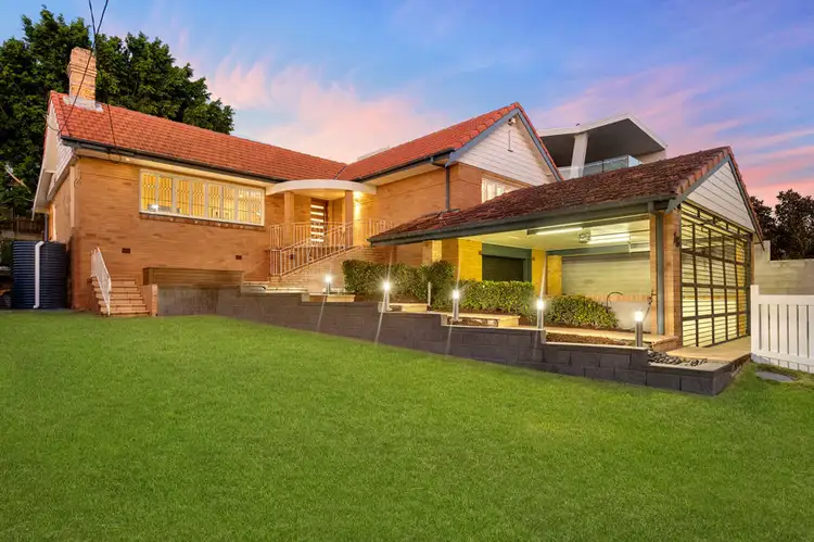 18 Procyon Street, Coorparoo QLD 4151