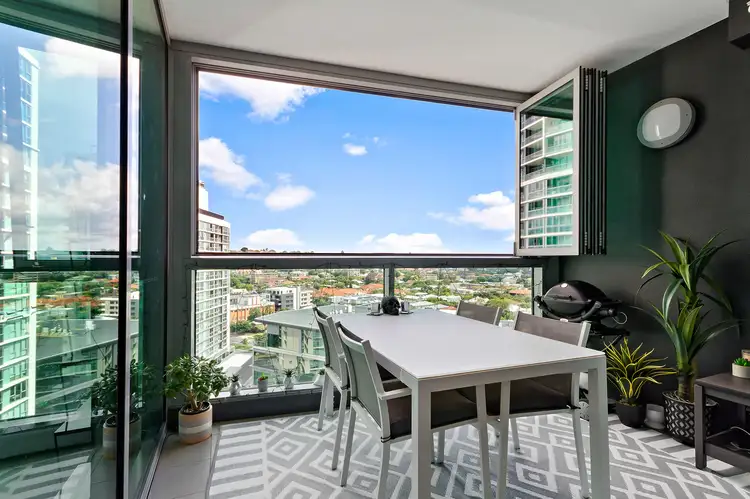 21202/8 Harbour Road, Hamilton QLD 4007