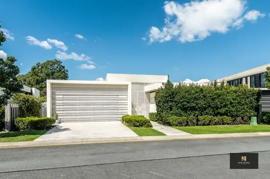 2 The Dress Circle, Benowa QLD 4217