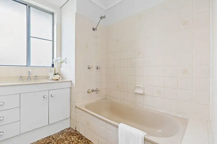 Sixth view of Homely unit listing, 6/21 Macaulay Street, Coorparoo QLD 4151