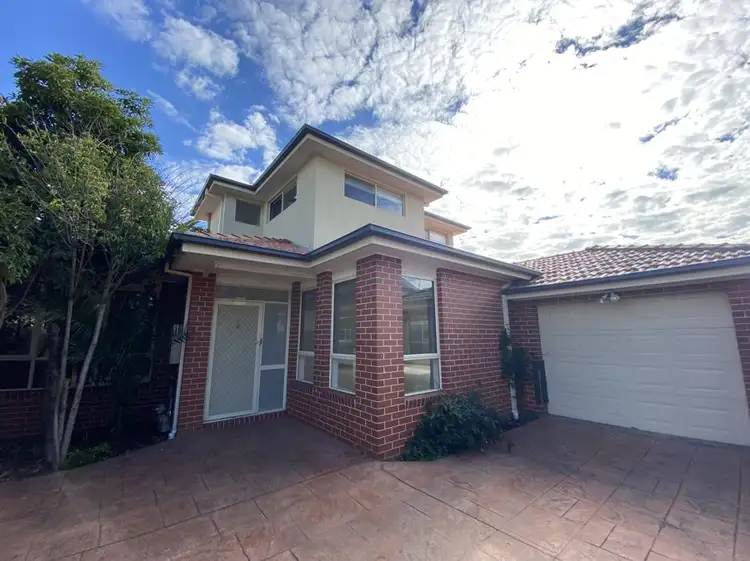 9a O'Shannassy Street, Essendon VIC 3040