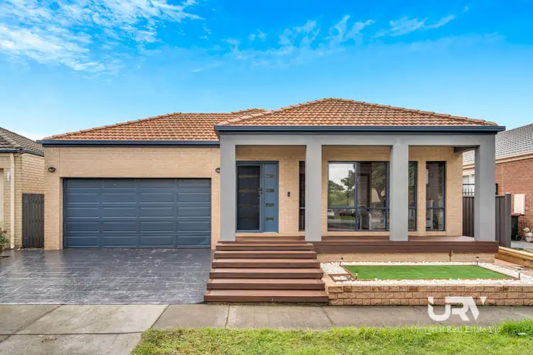 25 Dalwhinnie Crescent, Craigieburn VIC 3064