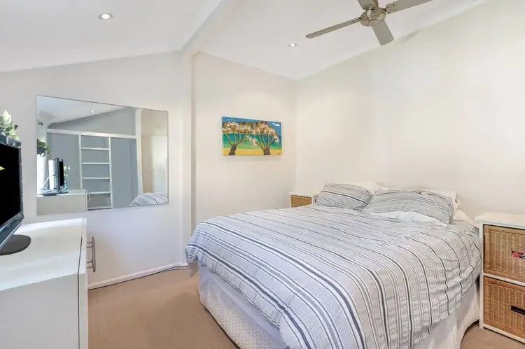 Sixth view of Homely unit listing, 2/76 Dutton Street, Coolangatta QLD 4225