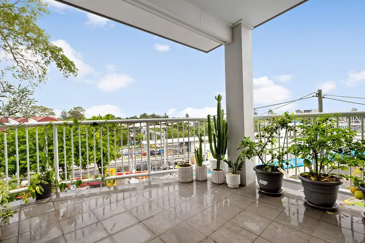 8/12 Lake Street, Yeronga QLD 4104