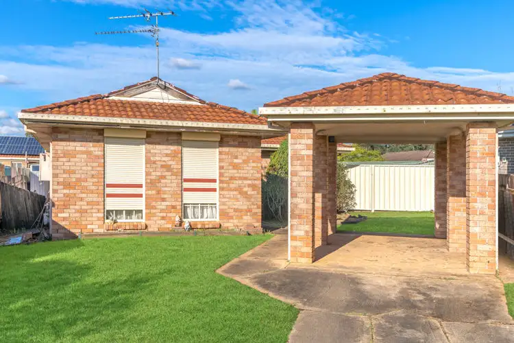 27 Cusack Close, St Helens Park NSW 2560