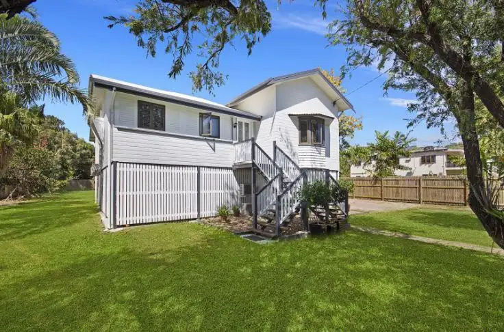 17 Parramatta Street, Belgian Gardens QLD 4810