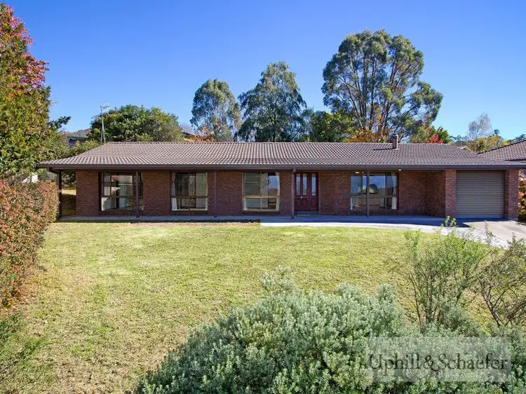 2 Peters Place, Armidale NSW 2350