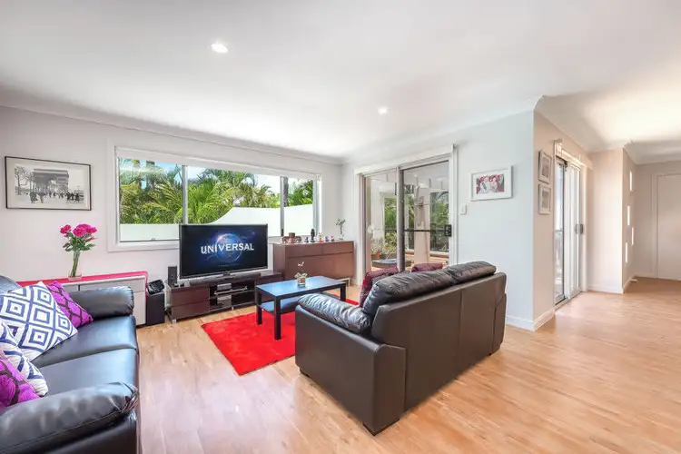 8/100 Cotlew St East, Southport QLD 4215