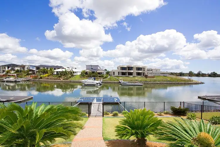 35 Ferrymans Ct, Helensvale QLD 4212