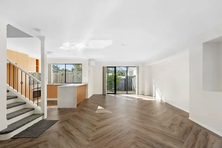 10/1 Secondary Str, Upper Coomera QLD 4209