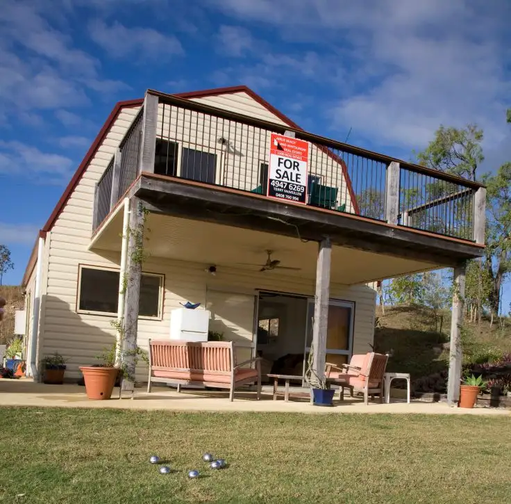 18 CARLISLE CRESCENT, Bloomsbury QLD 4799