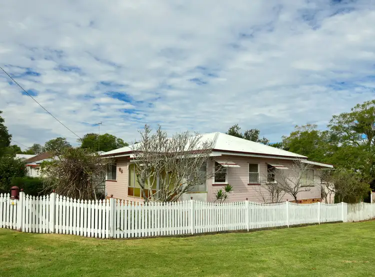 14 Rhyde Street, Mount Lofty QLD 4350