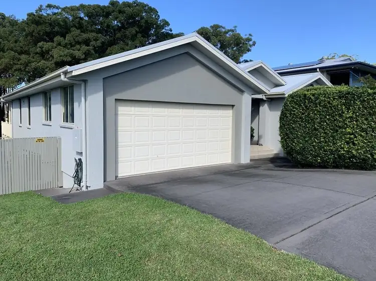 9 Glen Court, Black Head NSW 2430