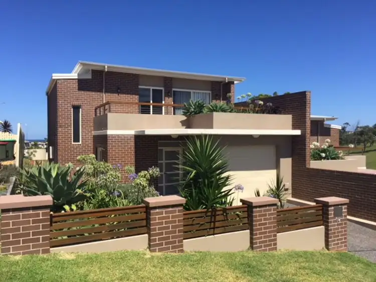 32 Seaview Street, Diamond Beach NSW 2430
