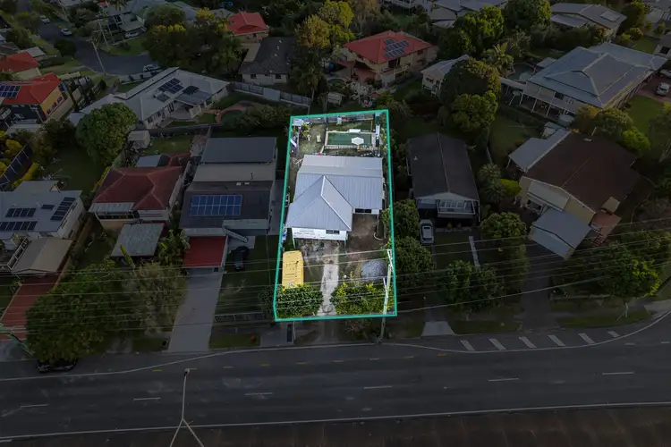 1572 Creek Road, Carina QLD 4152