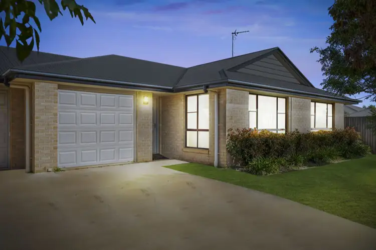 2/3 Coverack  Street, Kleinton QLD 4352