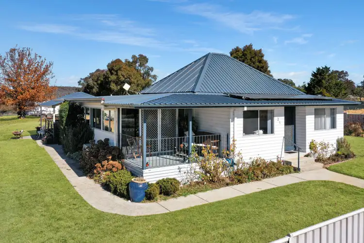 21 Douglas Street, Tenterfield NSW 2372