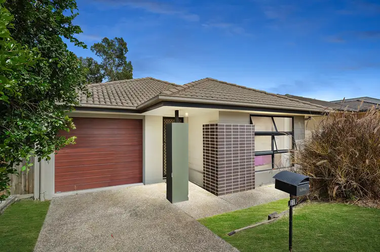 27 Ravensbourne Circuit, Waterford QLD 4133