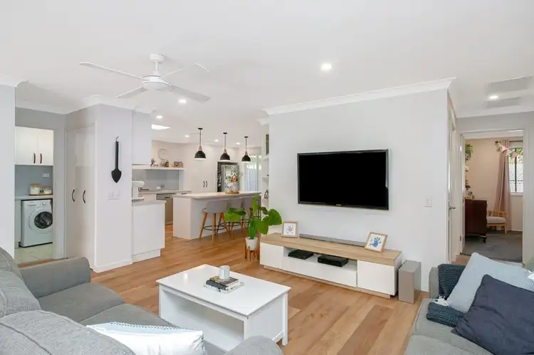 Third view of Homely semi-detached listing, 1/7 Albatross Circuit, Tweed Heads West NSW 2485