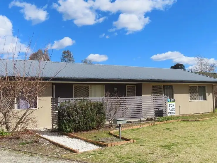 77 Rich Street, Stanthorpe QLD 4380