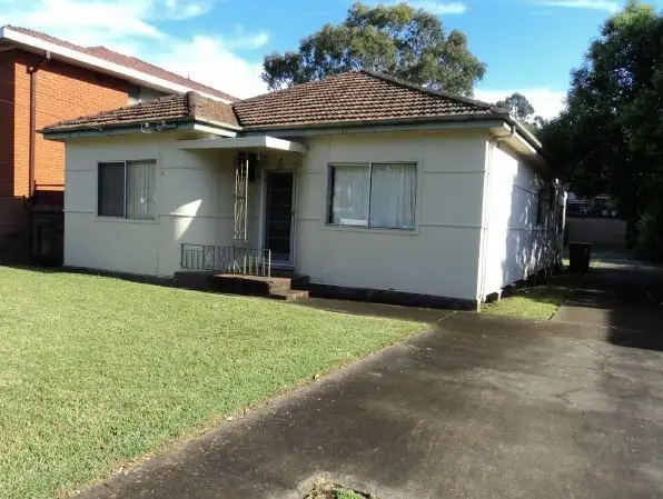 2/61 Newman St, Merrylands NSW 2160