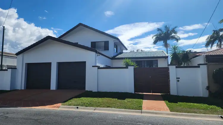 3 Monterey Court, Broadbeach Waters QLD 4218