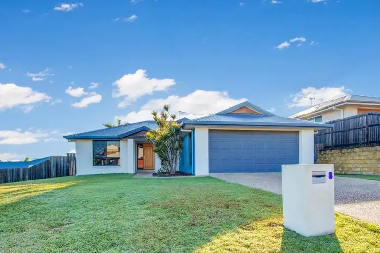 8 Linhow Crescent, Clinton QLD 4680