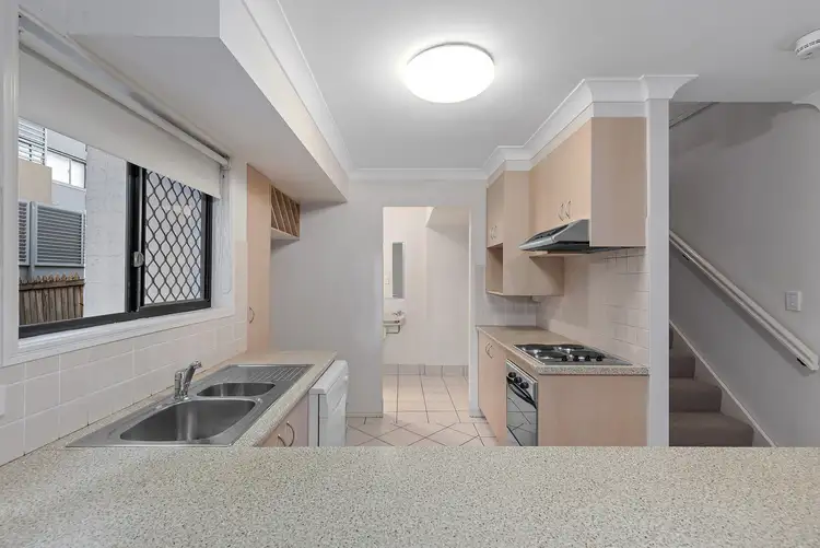Fifth view of Homely unit listing, 8/23 Kingsmill St, Chermside QLD 4032