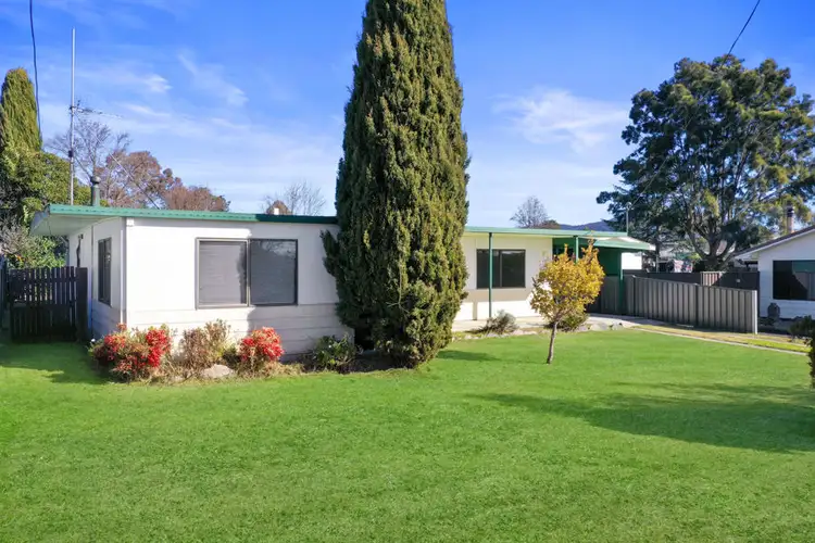 69 Clive Street, Tenterfield NSW 2372