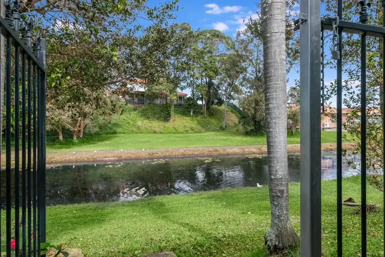 10/2 Macleay Court, Banora Point NSW 2486