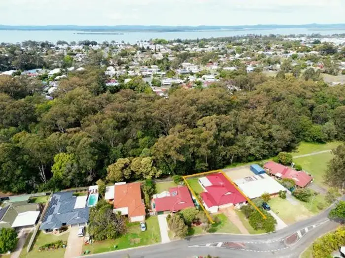 18 Sunningdale Drive, Redland Bay QLD 4165