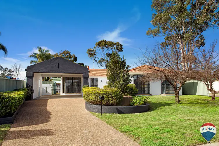 4 LIBERATOR WAY, St Clair NSW 2759