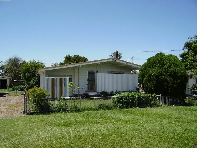 4 Centaur St, Redcliffe QLD 4020