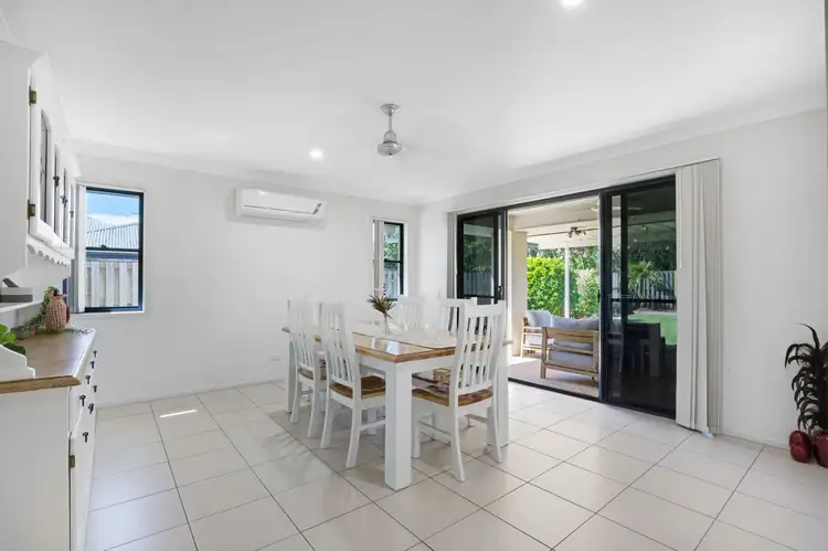 1/15 Bilgola Place, Blacks Beach QLD 4740