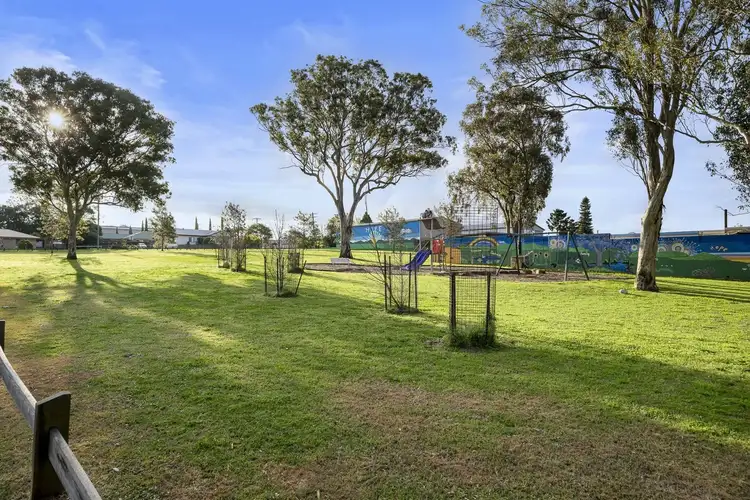 Second view of Homely house listing, 4 Featherstone Court, Rockville QLD 4350