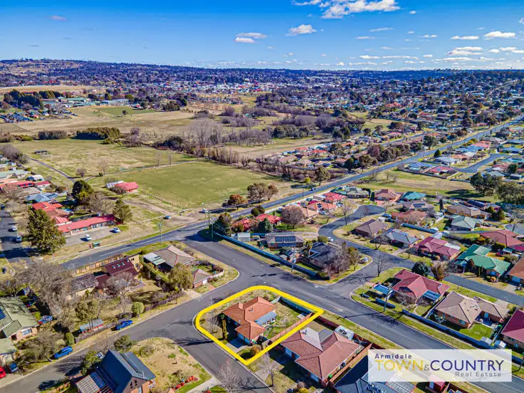 Fifth view of Homely house listing, 1 Patricia Close, Armidale NSW 2350