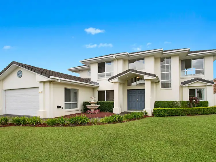 28 Holborn Crescent, Carindale QLD 4152