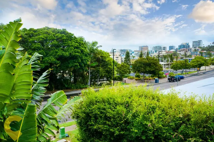 2/33a Burgess Street, Kings Beach QLD 4551