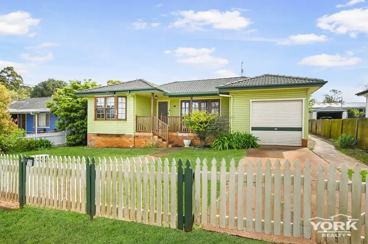 17 Berghofer Street, Rockville QLD 4350