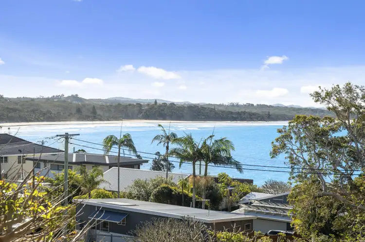 29 Ocean Street, Woolgoolga NSW 2456