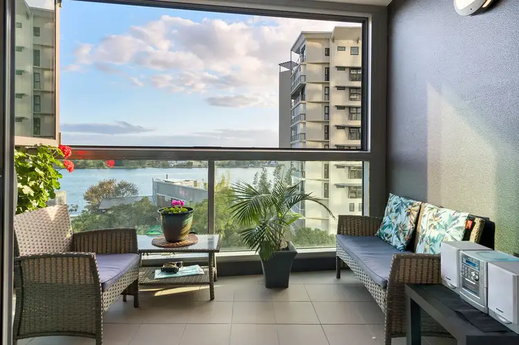 10507/8 Harbour Road, Hamilton QLD 4007