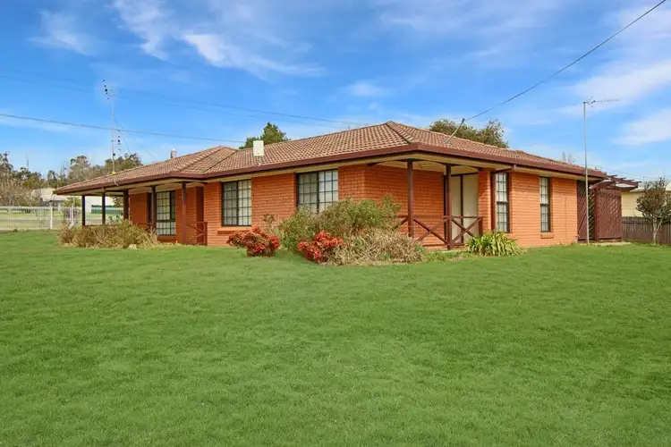 49 Derby Street, Tenterfield NSW 2372