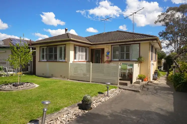 1 Phyllis Street, Minto NSW 2566