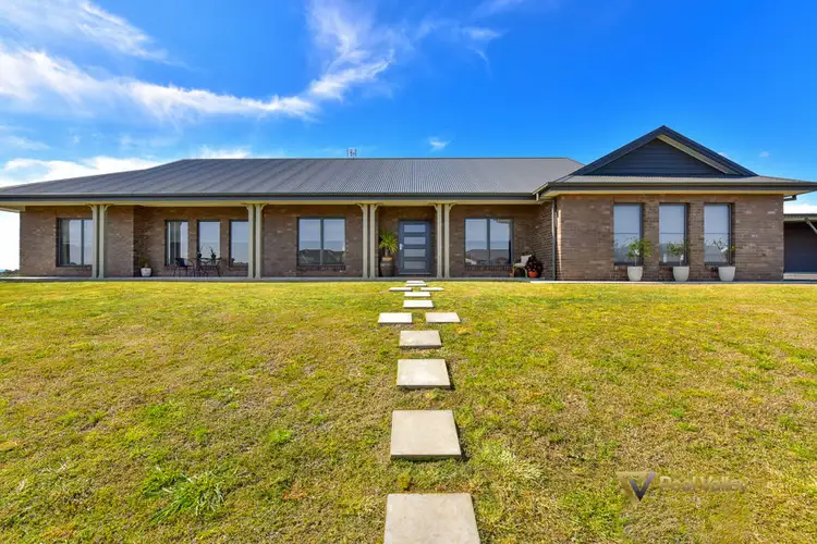 2 Championship Place, Tamworth NSW 2340