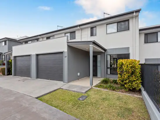 Main view of Homely townhouse listing, 27/1 Emerald Place, Bridgeman Downs QLD 4035